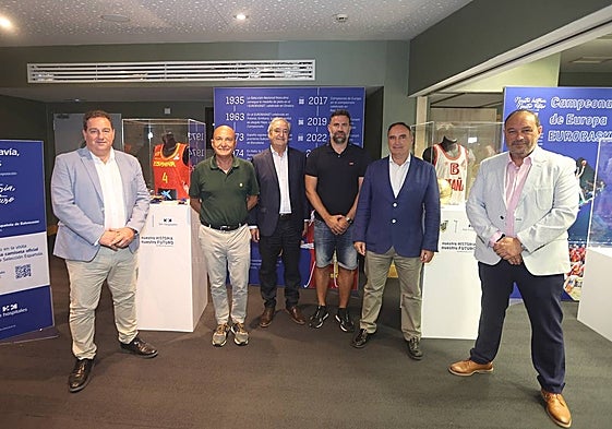 La Exposición del Centenario de la Federación Española de Baloncesto llega al Hospital HM Málaga