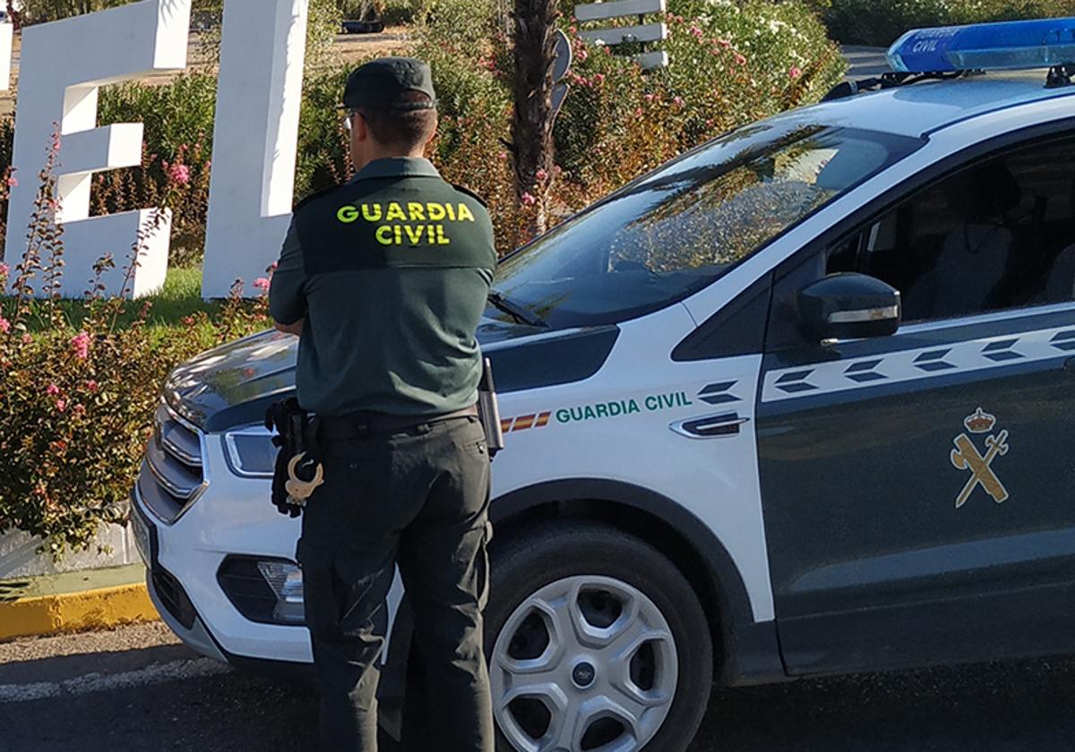 Dos fallecidos en un accidente de tráfico tras caer por un barranco en Cañete la Real