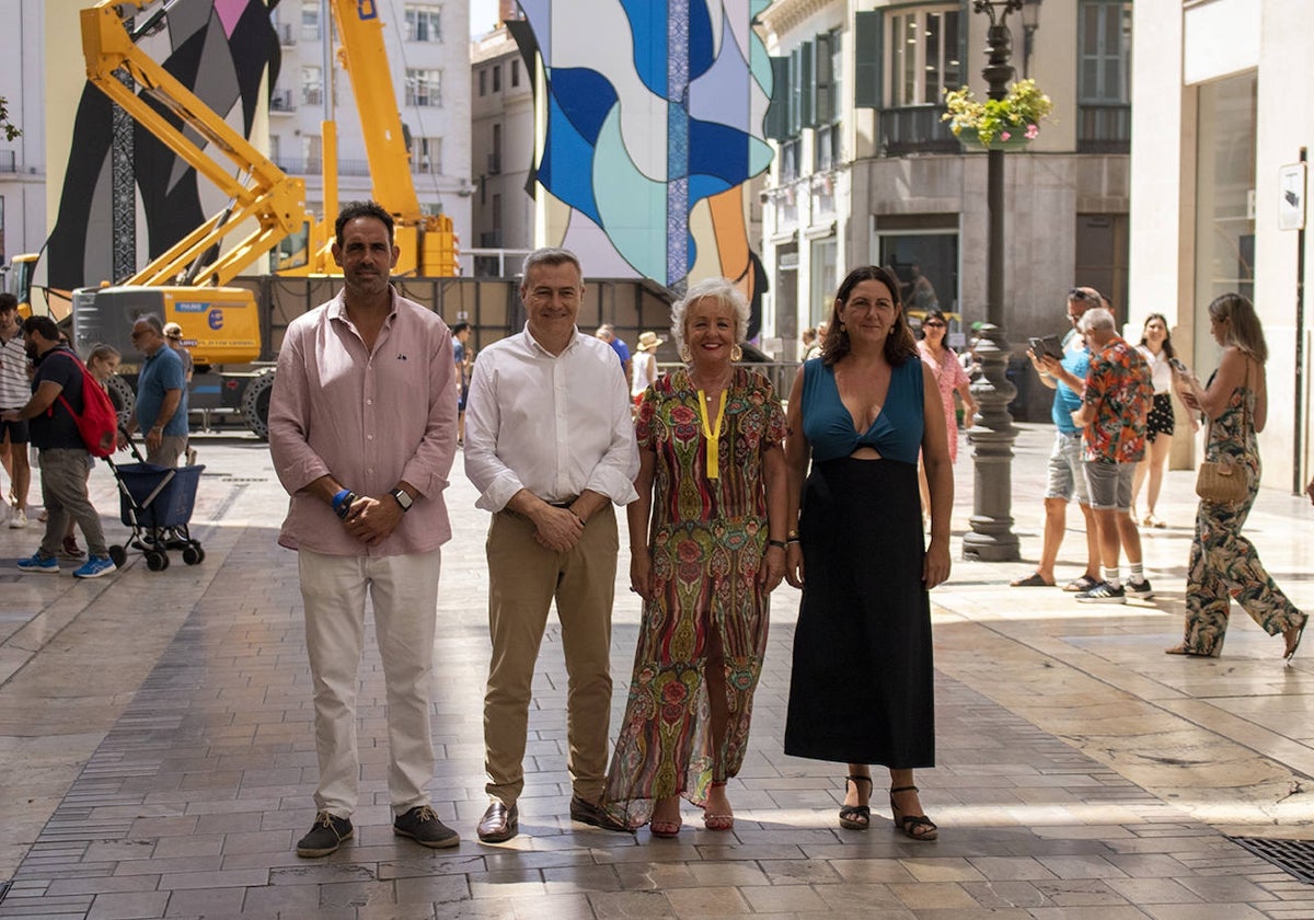 Calle Larios estrena portada para la Feria de Málaga 2023