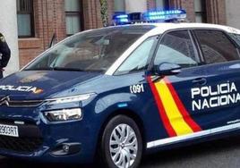 Sigue el coche de dos representantes de joyería y les roba en Málaga dos muestrarios valorados en 60.000 euros