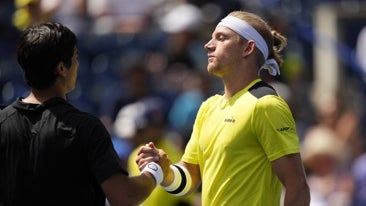 Alejandro Davidovich (30º) derrota a Mackenzie McDonald (48º) por 6-4 y 6-2 en 1 hora y 35 minutos en cuartos de final del Masters 1.000 de Toronto