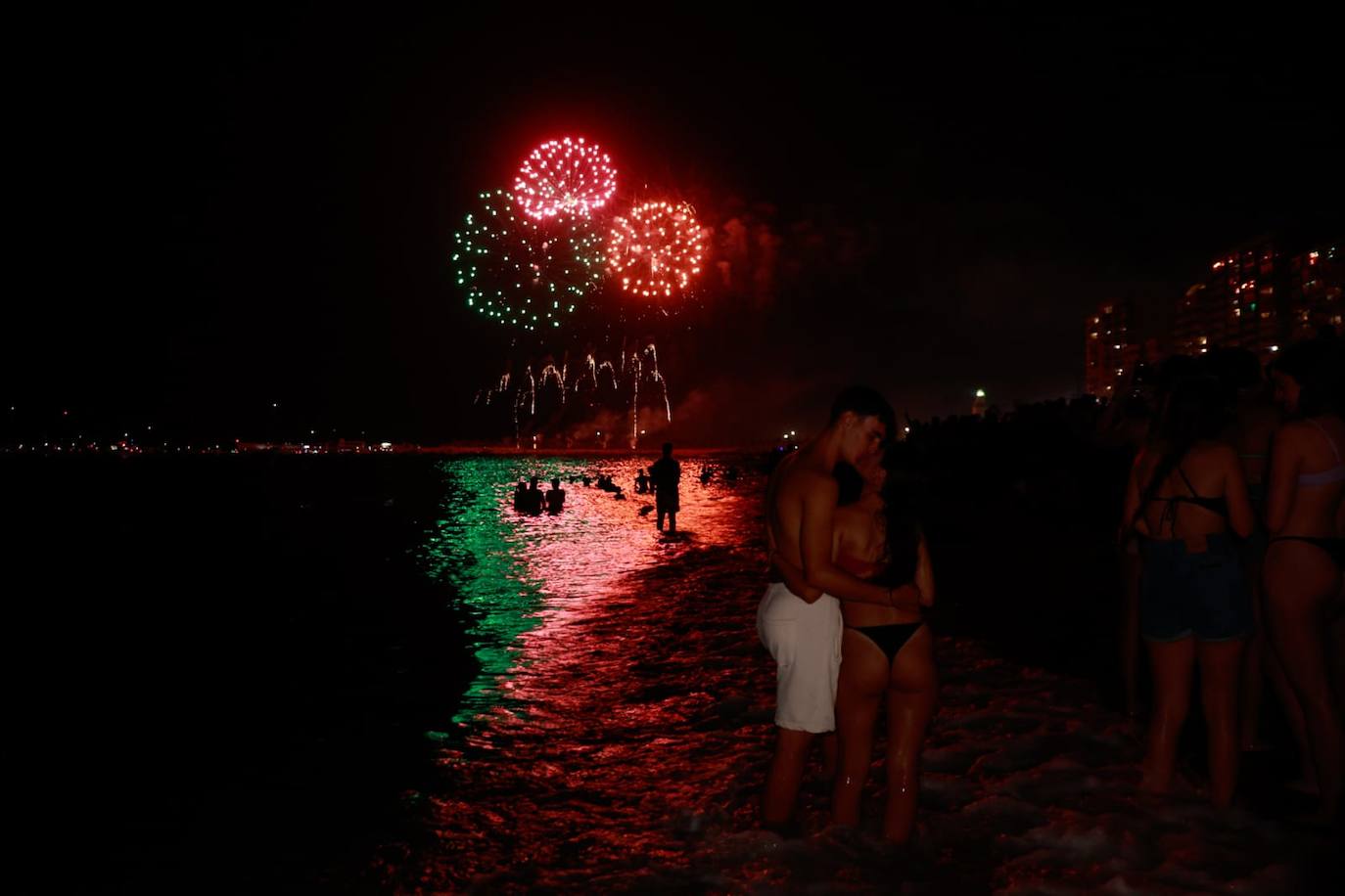 Un espectáculo de drones y los fuegos artificiales abren la Feria de Málaga 2023