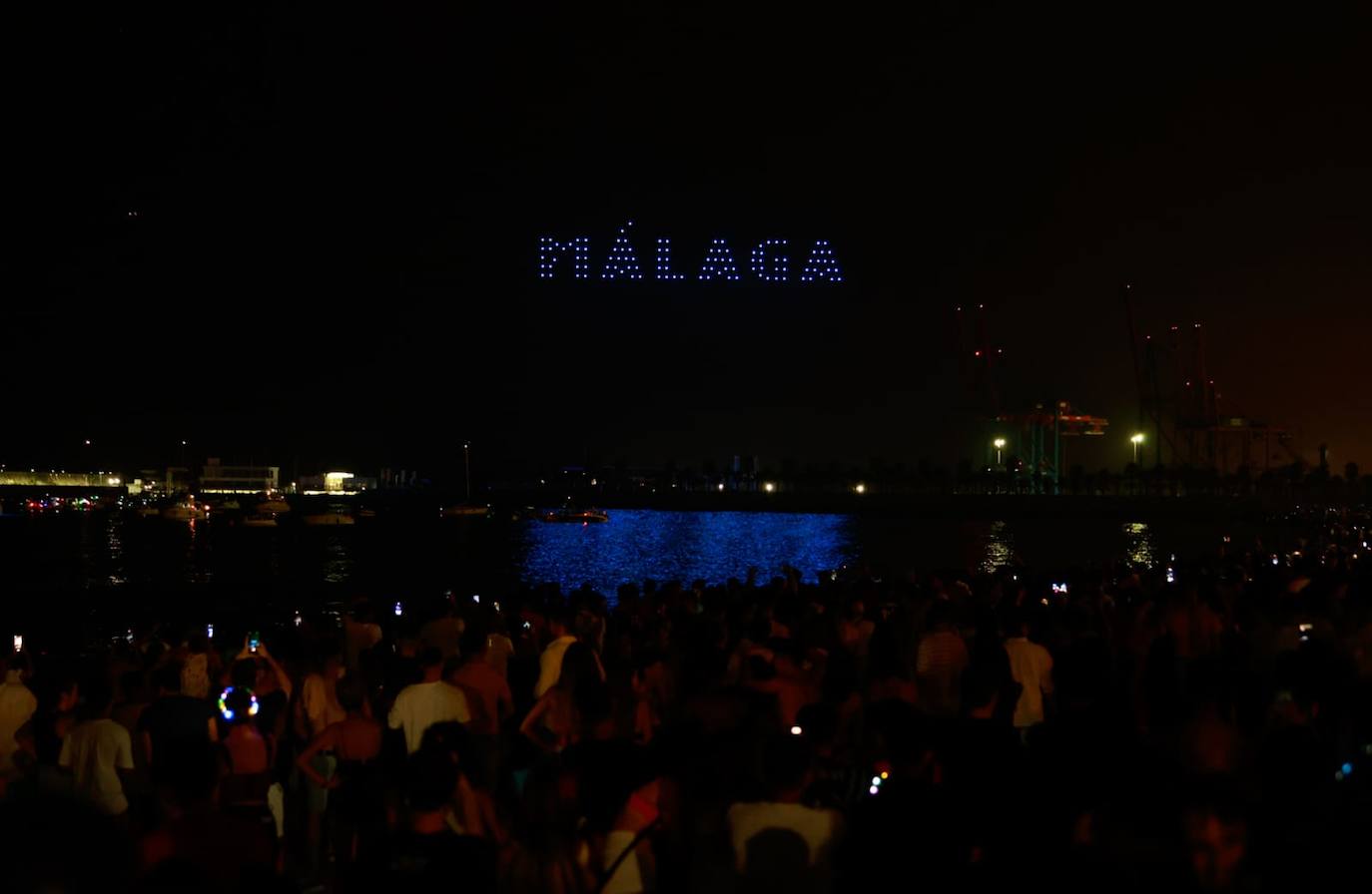 Un espectáculo de drones y los fuegos artificiales abren la Feria de Málaga 2023