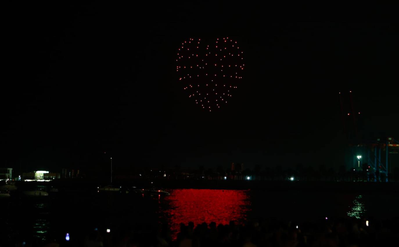 Un espectáculo de drones y los fuegos artificiales abren la Feria de Málaga 2023