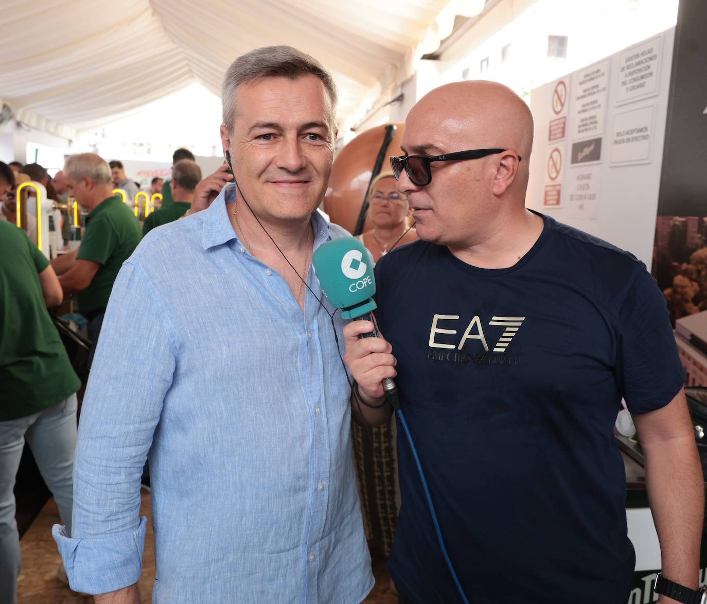 Ignacio Bárbulo, director regional de hostelería Andalucía de Mahou San Miguel, y Javier Bautista, de COPE Málaga. 