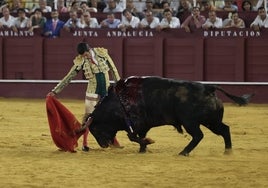 Derechazo de Emilio de Justo al quinto de la tarde.