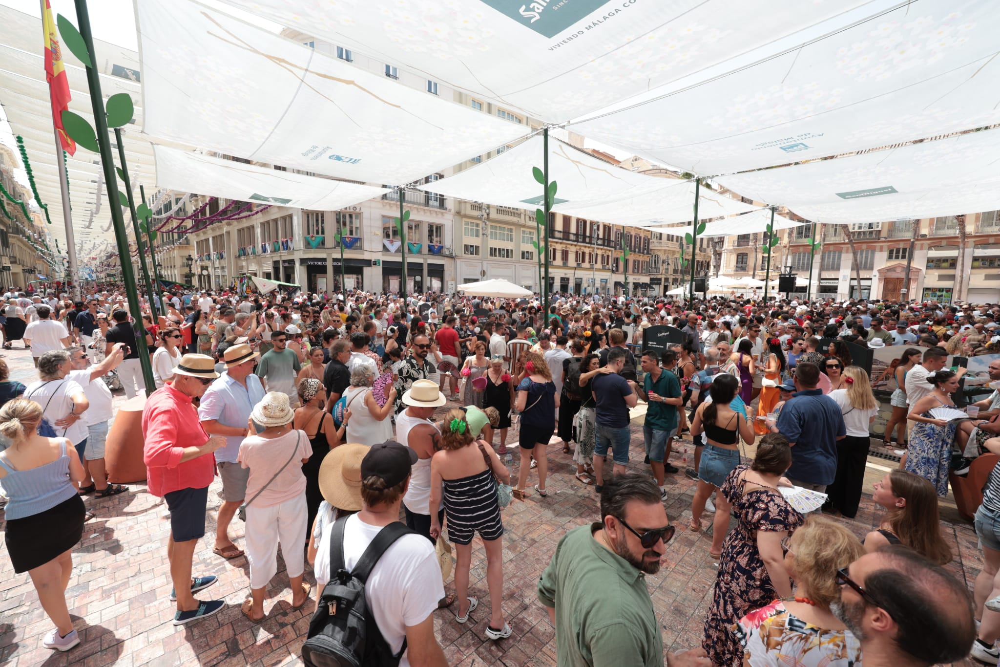 Las mejores imágenes del martes festivo en la Feria de Málaga
