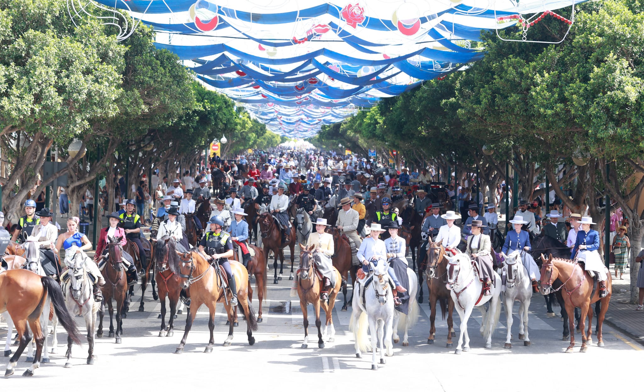 Las mejores imágenes del martes festivo en la Feria de Málaga