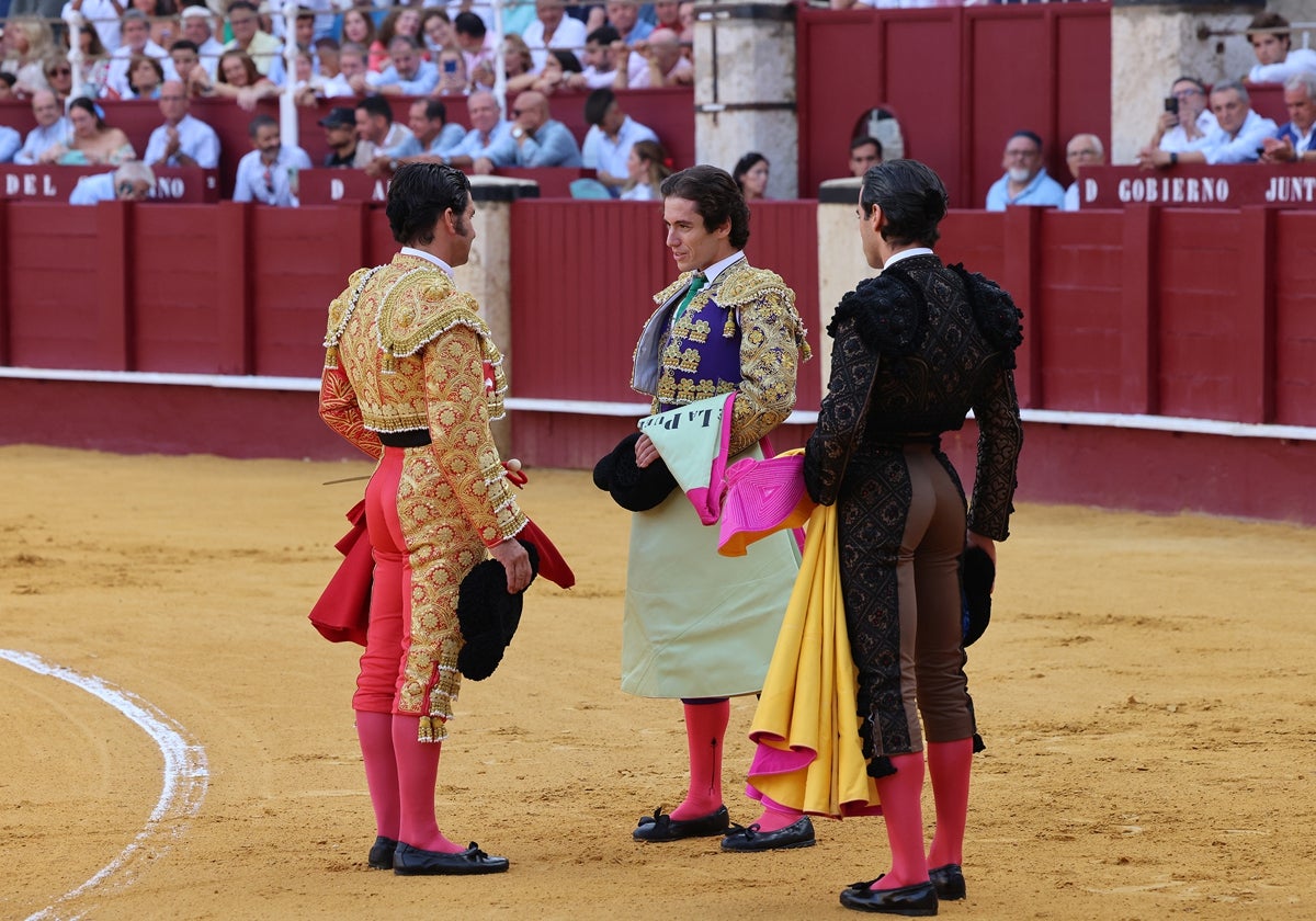 Momento de la emotiva ceremonia de la alternativa.