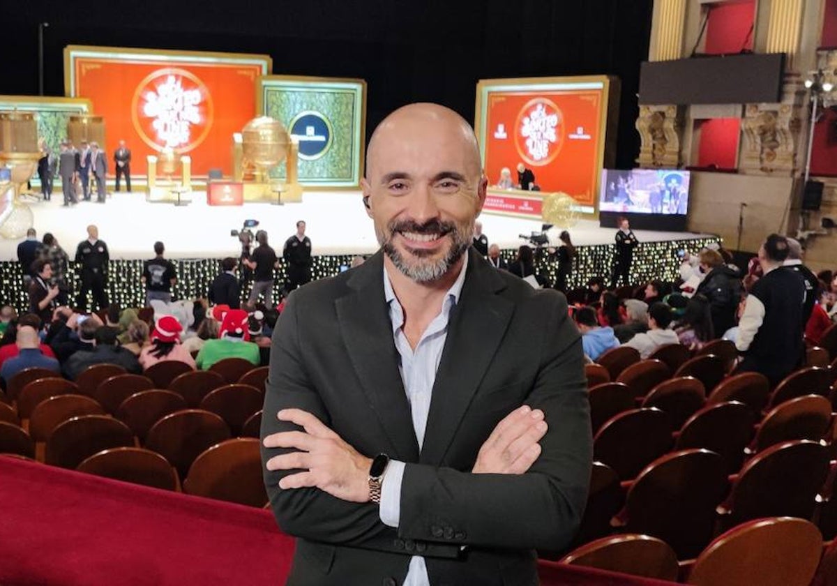 El periodista Sergio Morante en la retrasmisión del sorteo de la lotería.