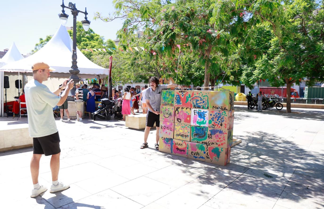 Pasacalles en la feria de los niños