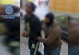 Uno de los detenidos en la operación.