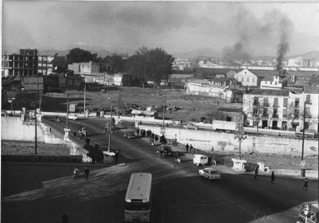 Los derribos y el antiguo puente de Tetuán hacia 1960