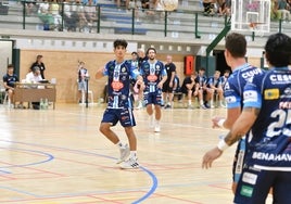 Durante el partido ante el Proin Sevilla, correspondiente al Memorial Feliciano García Recio.