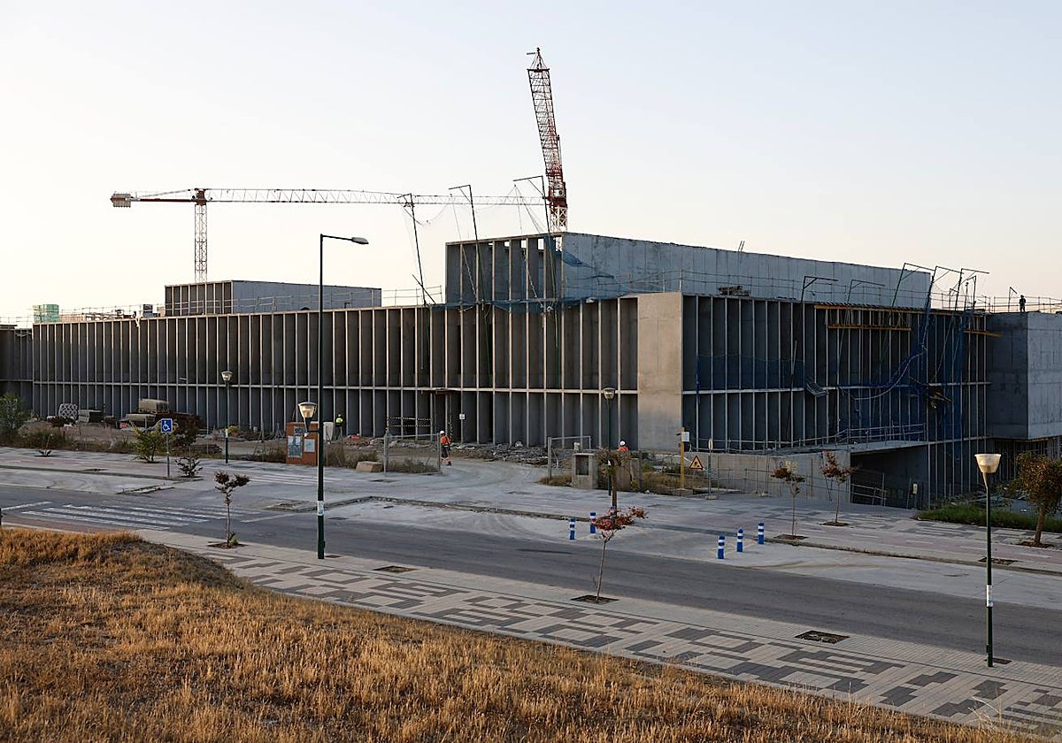 Las obras de la nueva Facultad de Turismo, en la ampliación de Teatinos, ya acumulan un importante retraso por problemas en la cimentación.