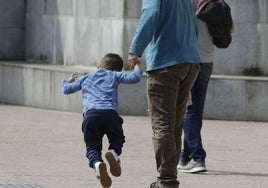 Los trabajadores con hijos que coticen al menos tres meses generarán derecho a un subsidio