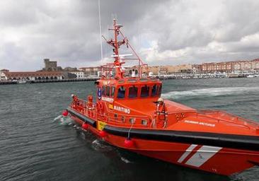 Amplían al mar de Alborán la búsqueda de los dos amigos desaparecidos tras salir a practicar pádel surf