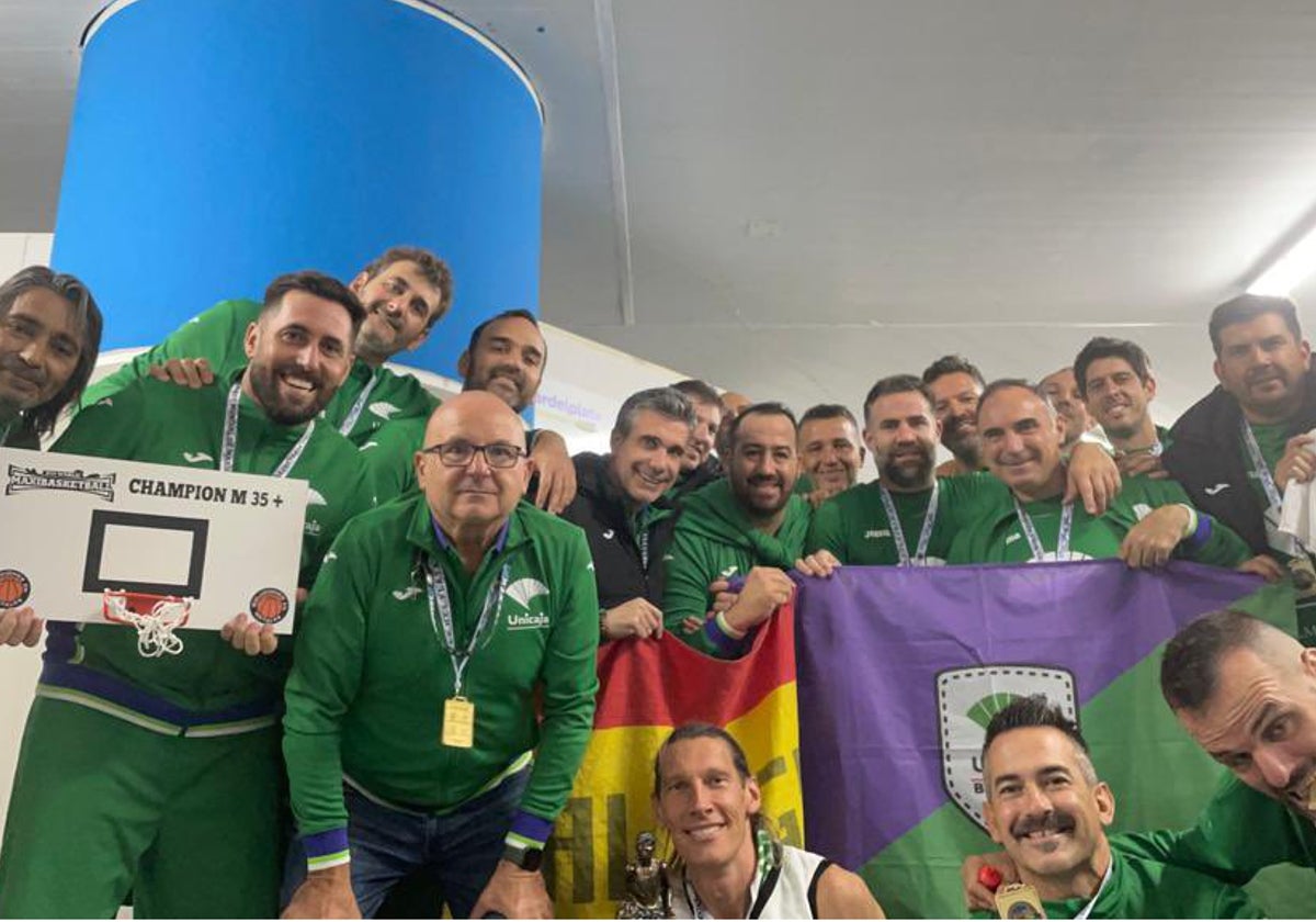 El Unicaja +35 completa la gesta y se corona en el Mundial Fimba