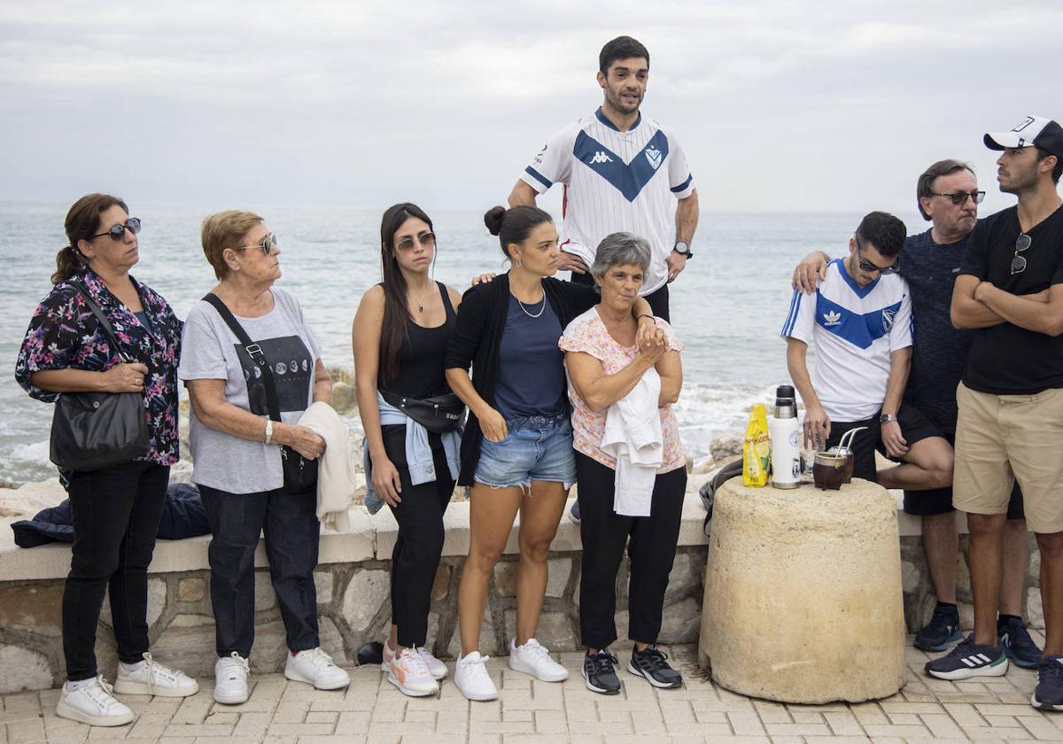 Los asistentes mostraron su apoyo a la familia