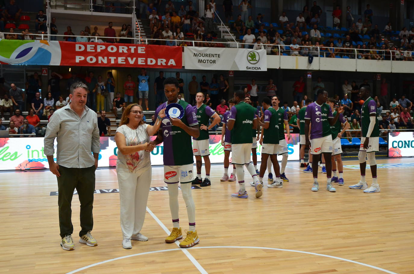 El Unicaja-Benfica de la final del Torneo EncestaRías, en imágenes