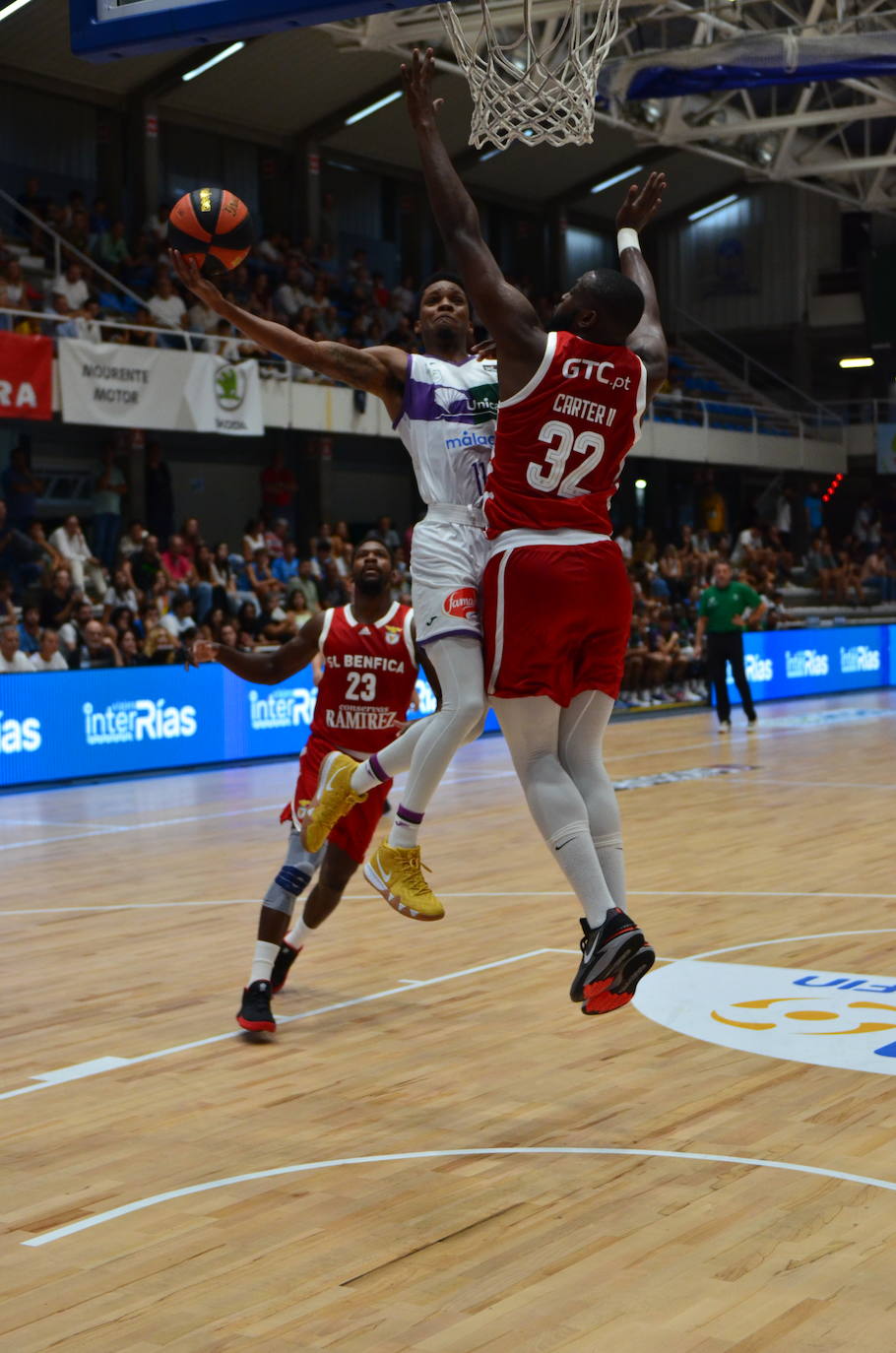 El Unicaja-Benfica de la final del Torneo EncestaRías, en imágenes