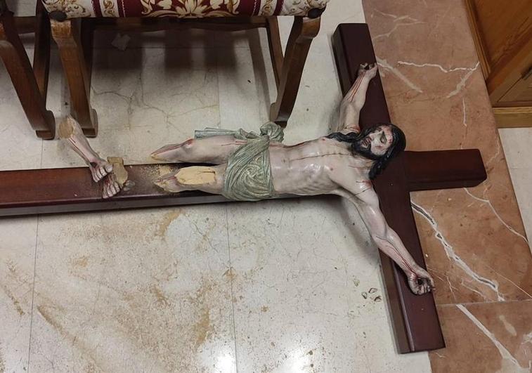 Detenido por causar destrozos en la iglesia de Pedregalejo al grito de «Dios no existe»