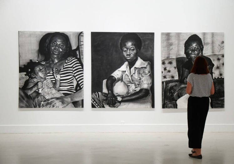 Imagen principal - CAC Málaga: Retratos entre las chabolas de Makoko, la Venecia nigeriana