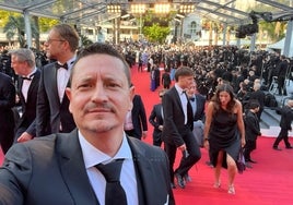 El malagueño José Alba, en la alfombra roja del Festival de Cannes donde presentó 'Cerrar los ojos'.