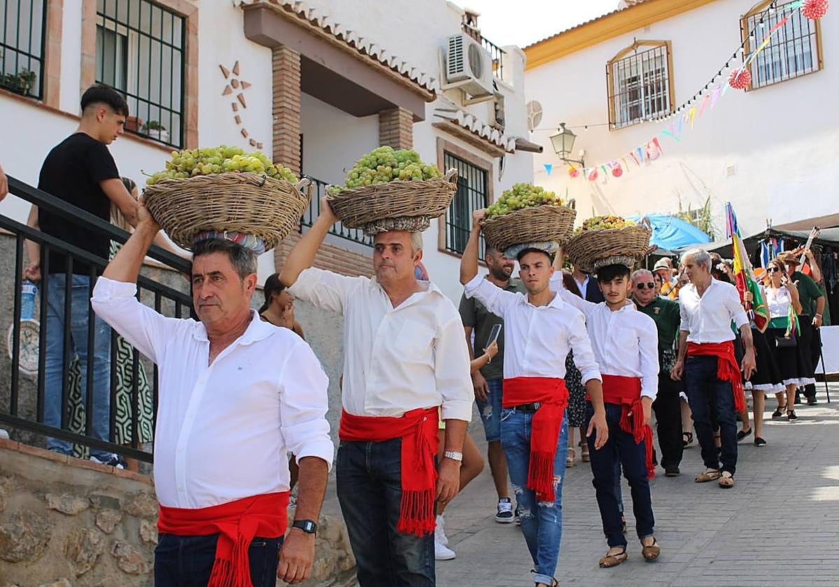 Este domingo la moscatel y quienes la vendimian serán protagonistas.