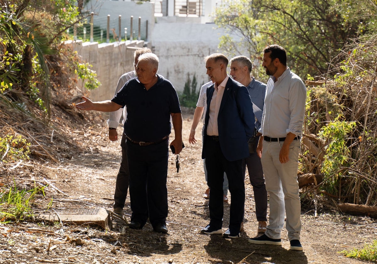 Visita a los trabajos de limpieza desarrollados en el Arroyo del Pantano.