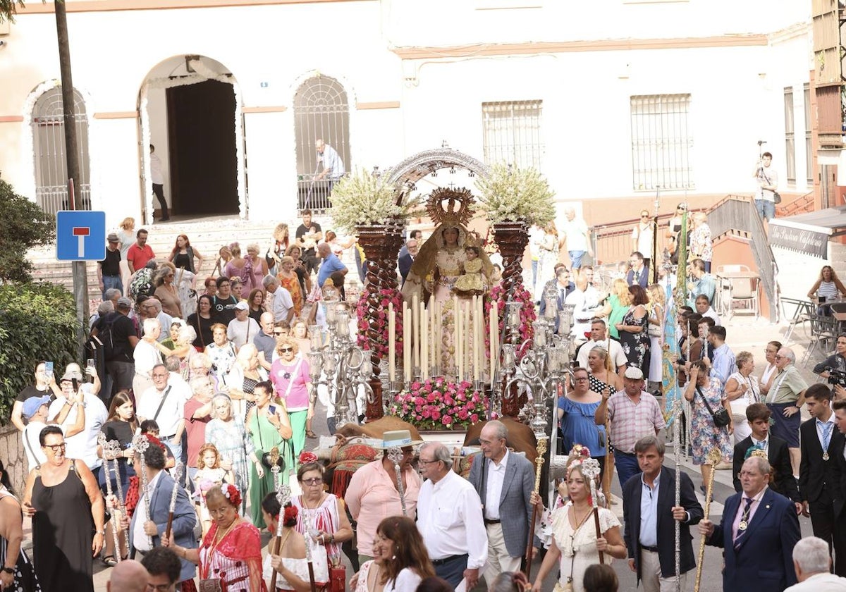 La Virgen de la Alegría protagoniza la primera romería del nuevo curso cofrade en Málaga