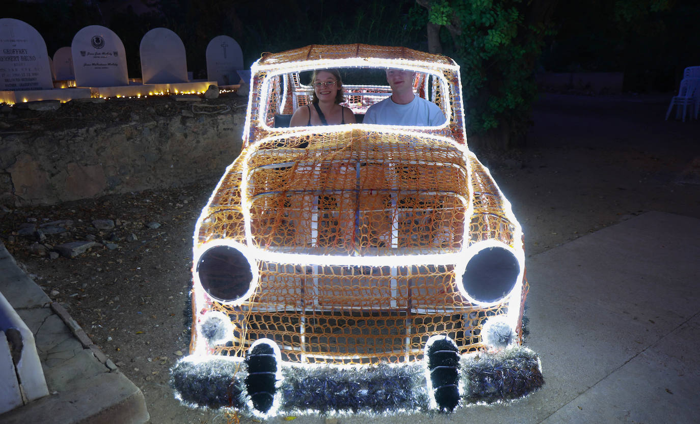 Un cementerio también puede ser divertido por la noche