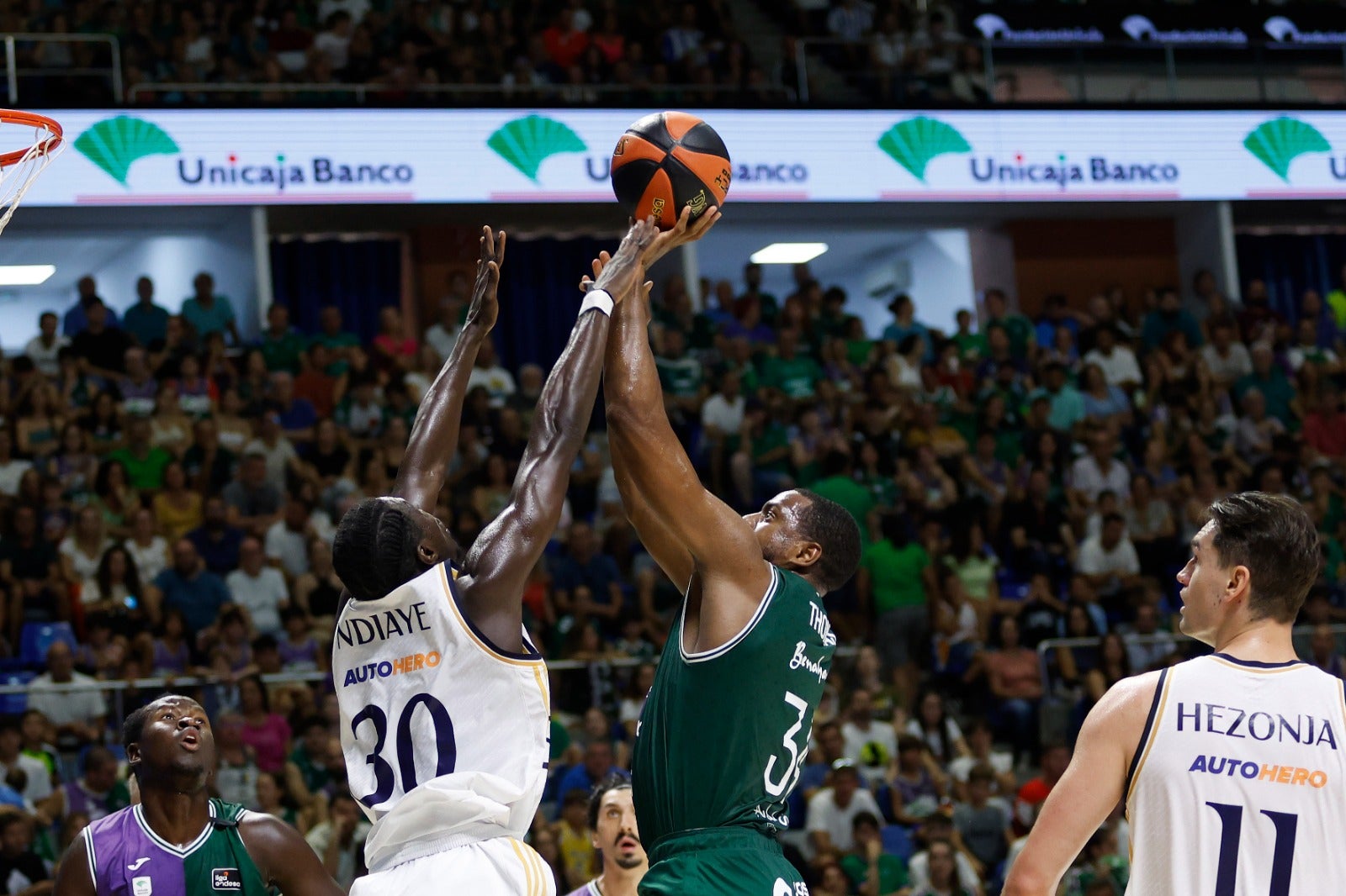 El Unicaja y el Real Madrid disputan la final del torneo Costa del Sol