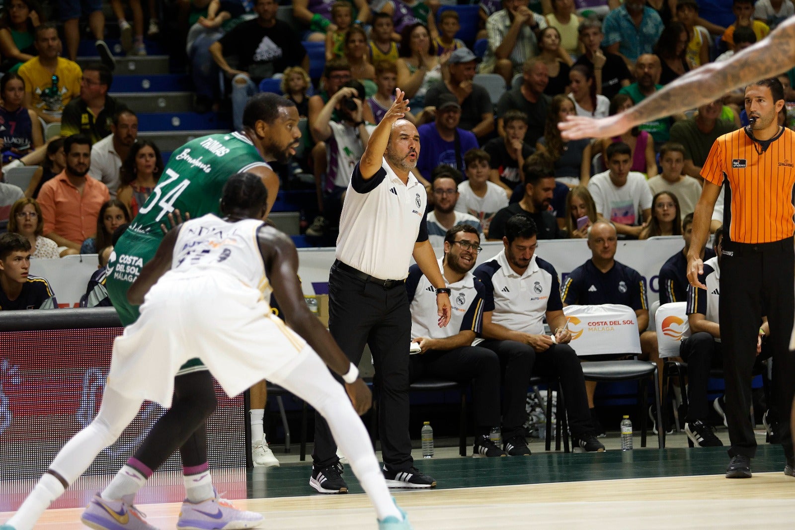 El Unicaja y el Real Madrid disputan la final del torneo Costa del Sol