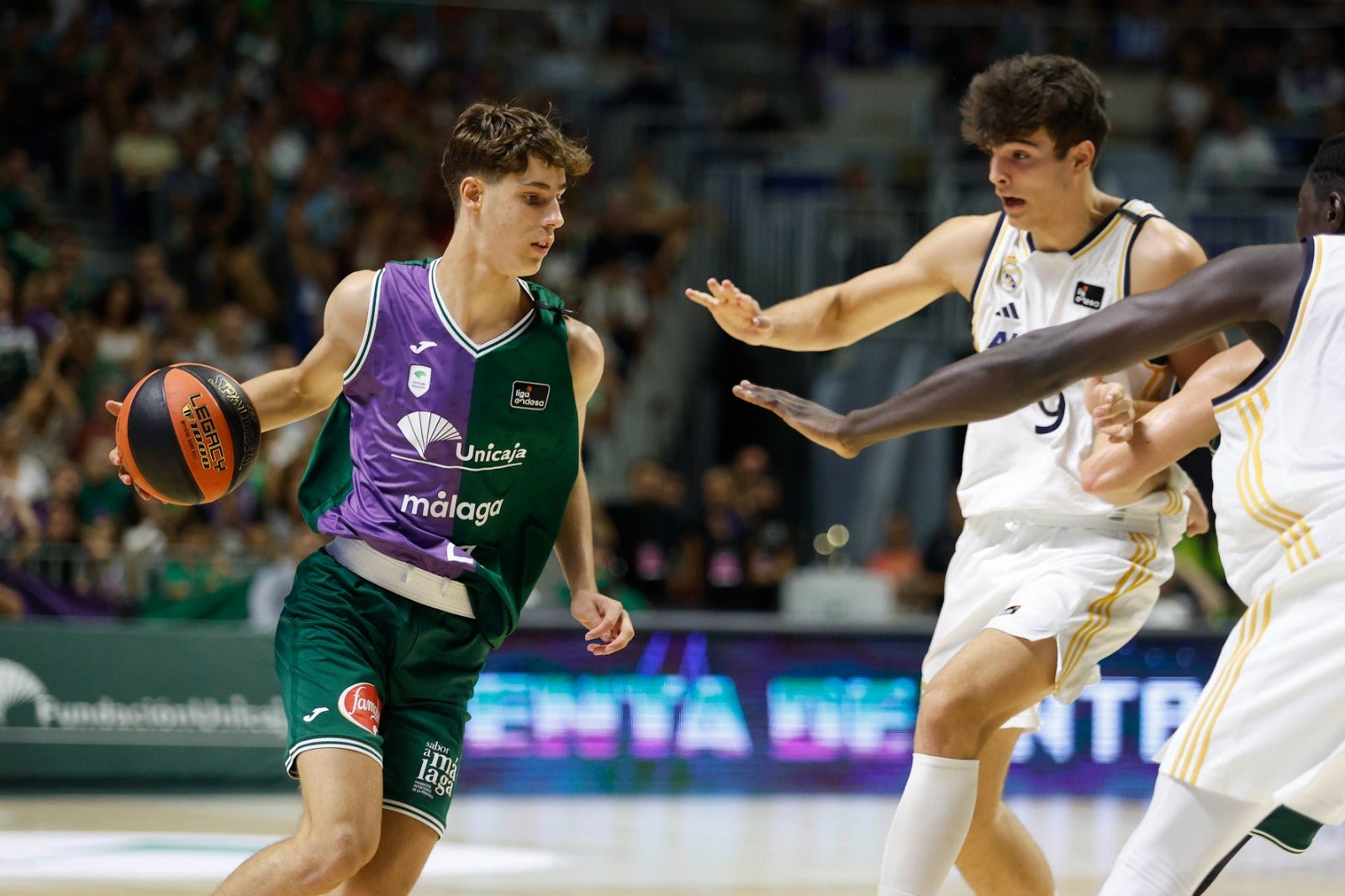 El Unicaja y el Real Madrid disputan la final del torneo Costa del Sol