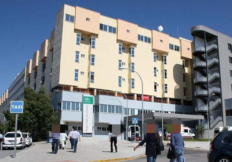 Cinco jóvenes heridos tras una colisión entre dos turismos en Málaga capital