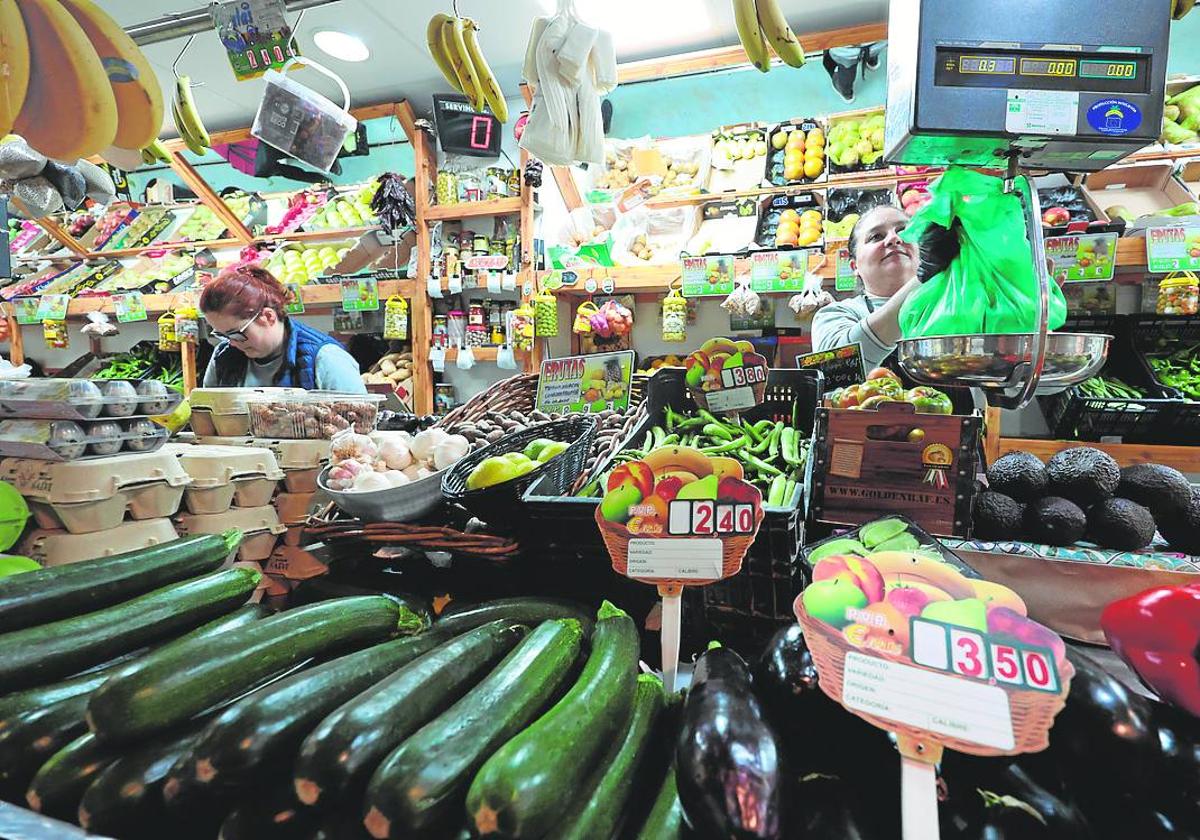 Un puesto del mercado del Carmen