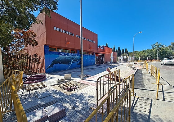 Vista de la biblioteca de Arroyo de la Miel.
