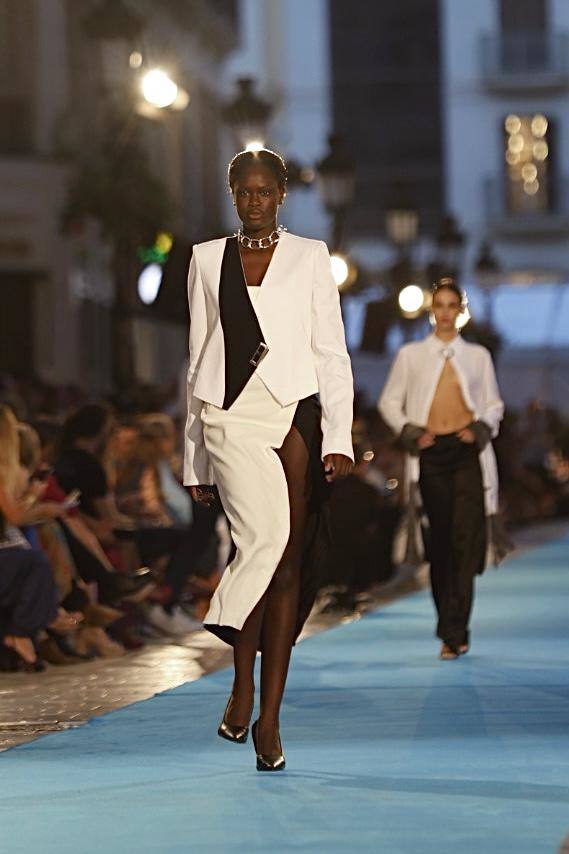 Pasarela Larios 2023: Desfile de Ángel Schlesser