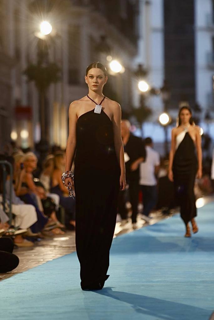 Pasarela Larios 2023: Desfile de Ángel Schlesser