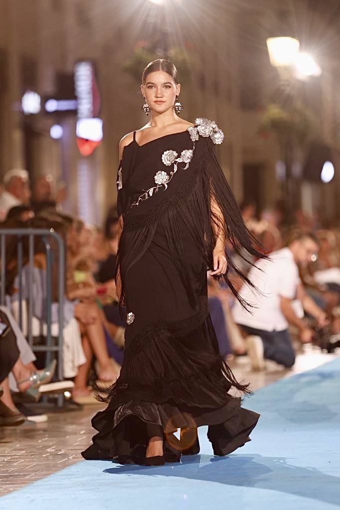 Pasarela Larios 2023: desfile de Lina Sevilla