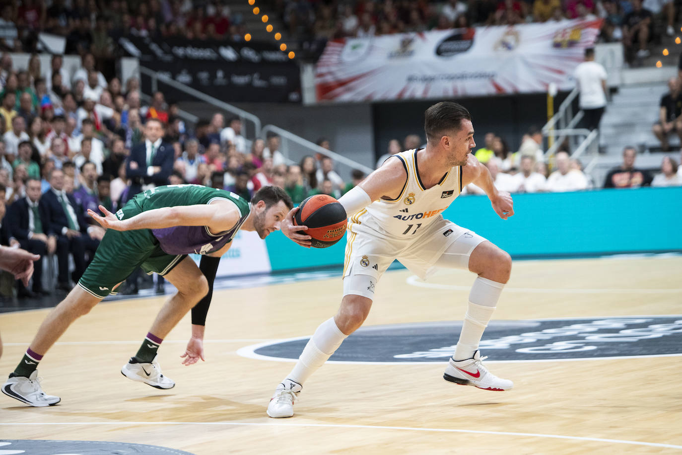Final de la Supercopa Endesa: el Unicaja-Real Madrid, en imágenes