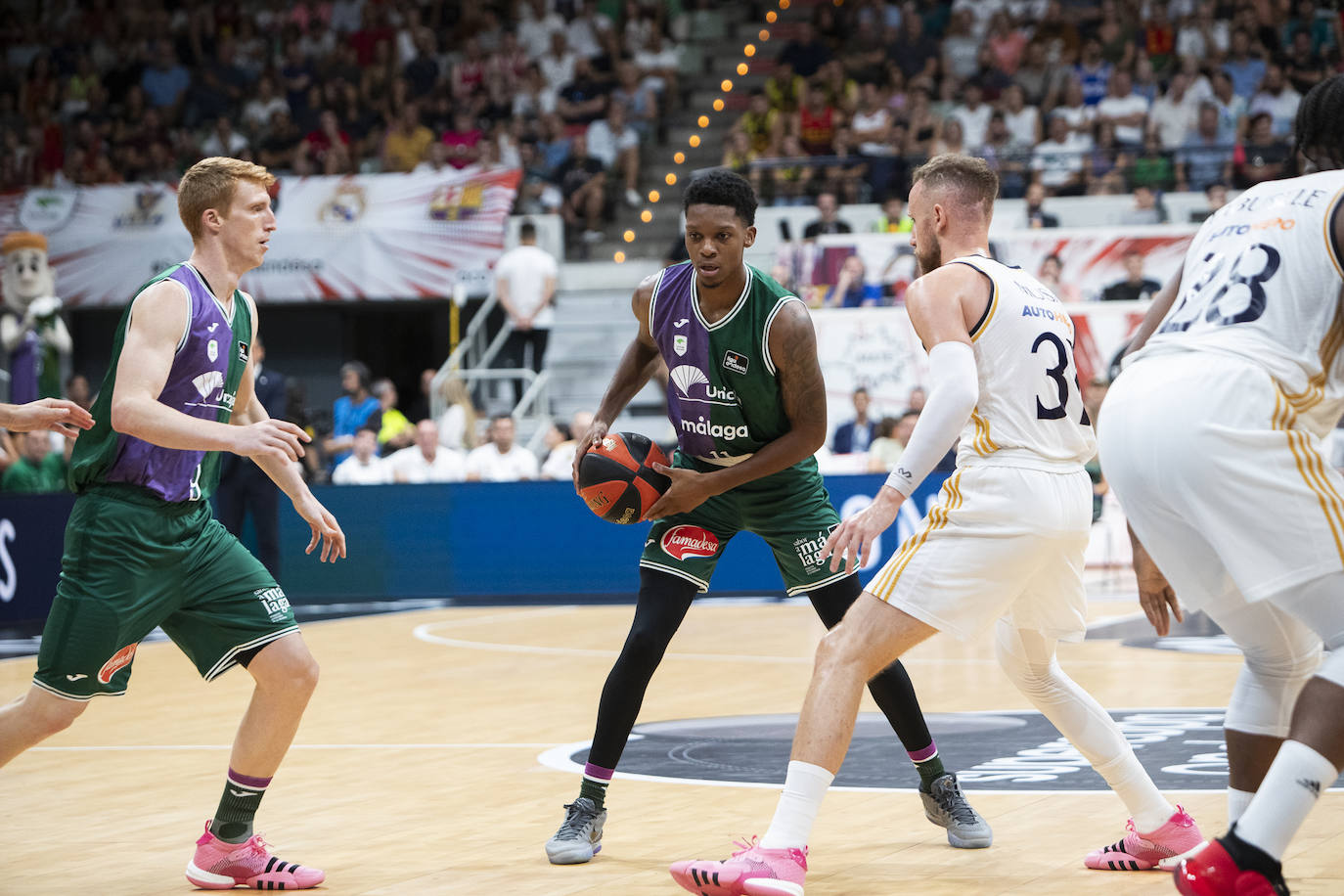 Final de la Supercopa Endesa: el Unicaja-Real Madrid, en imágenes