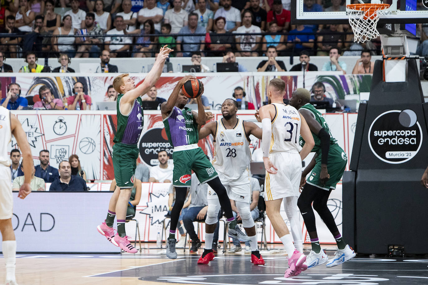 Final de la Supercopa Endesa: el Unicaja-Real Madrid, en imágenes