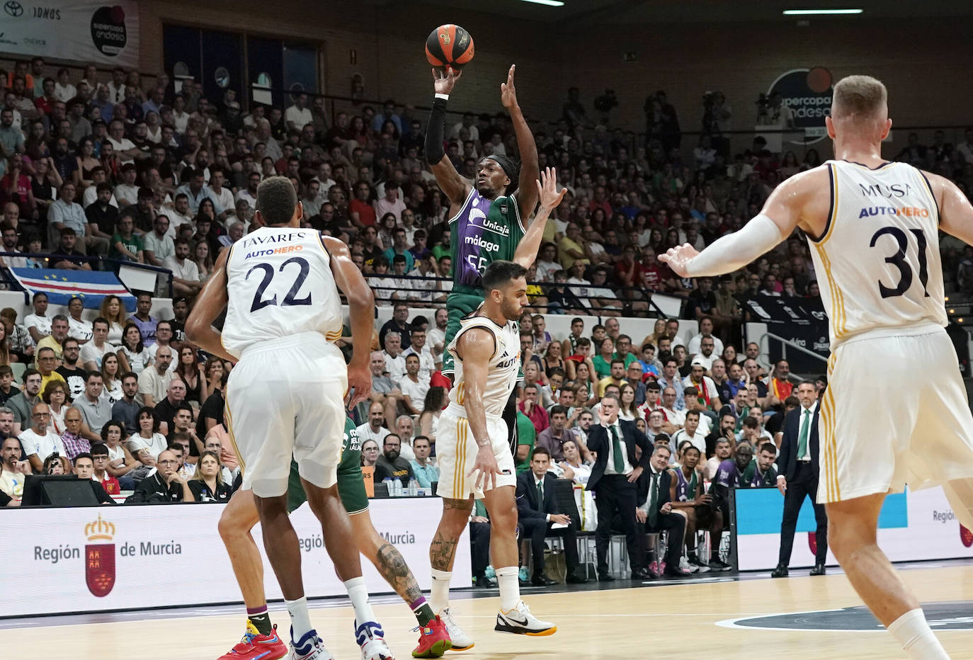 Final de la Supercopa Endesa: el Unicaja-Real Madrid, en imágenes