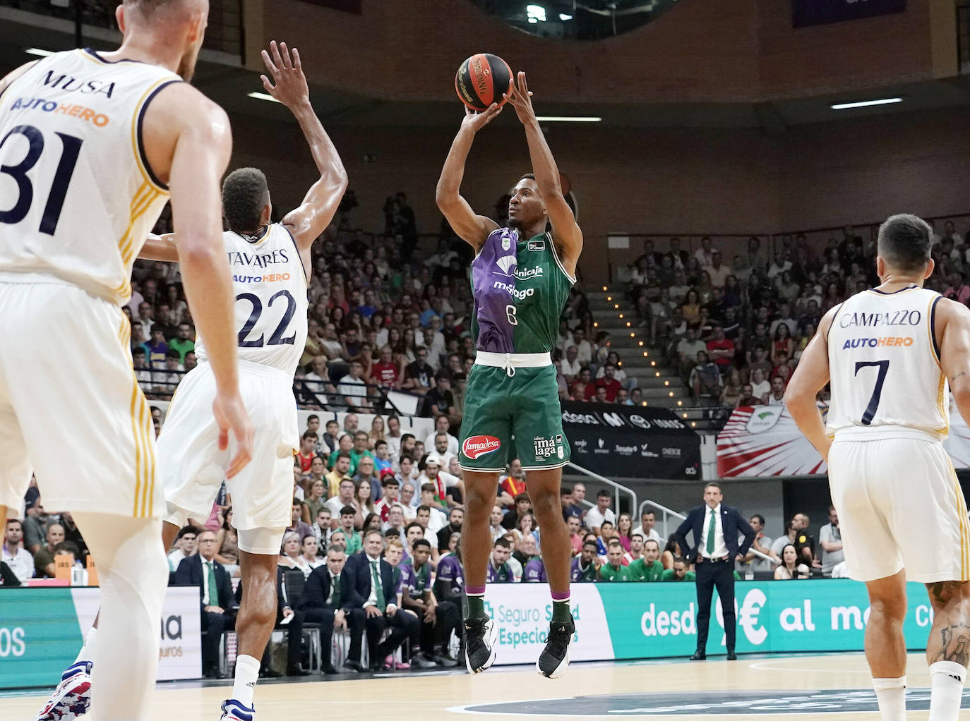 Final de la Supercopa Endesa: el Unicaja-Real Madrid, en imágenes