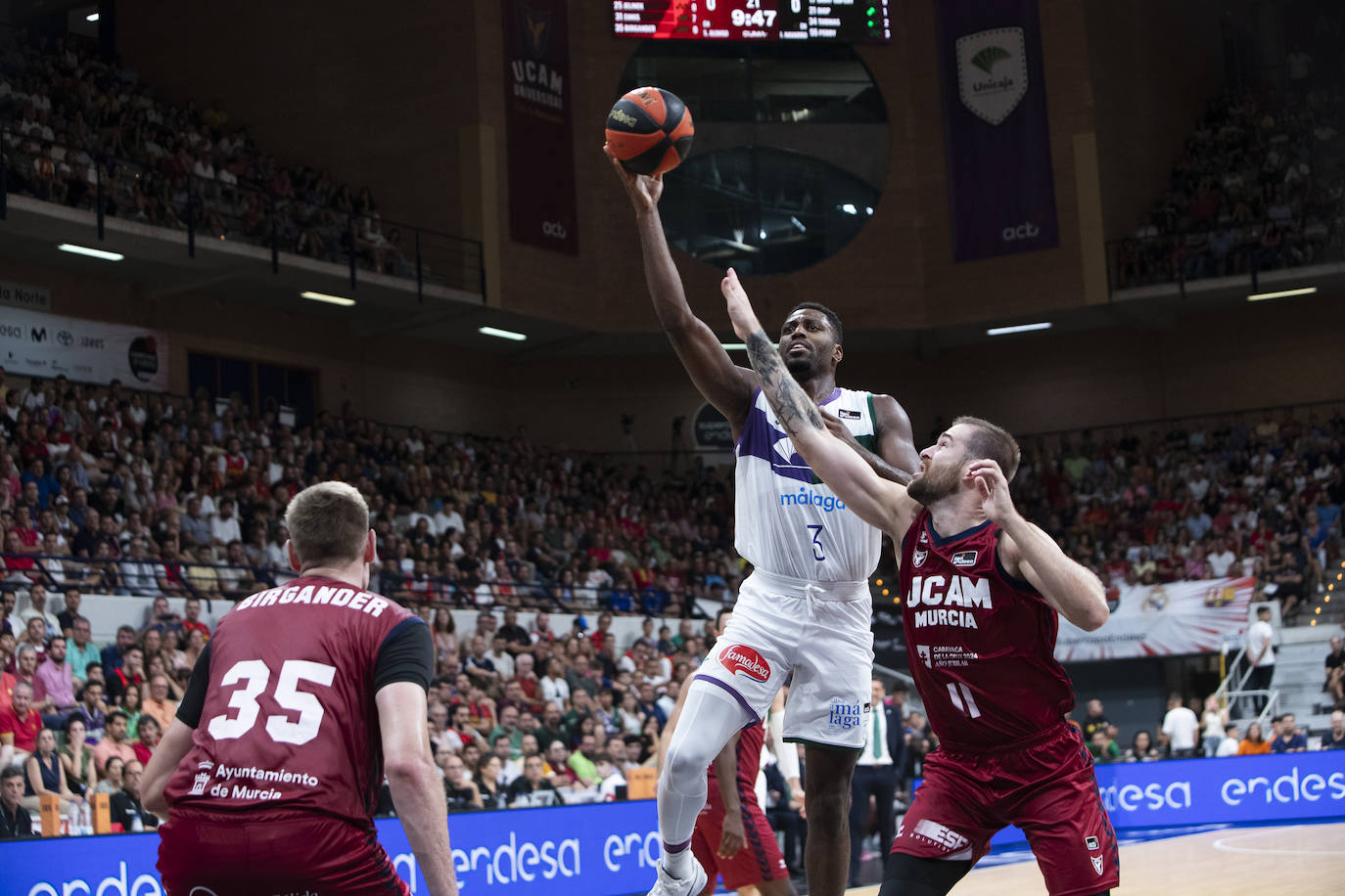 Las mejores imágenes del partido del Unicaja frente al UCAM