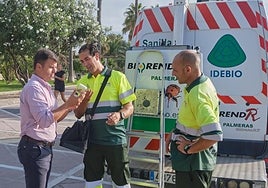 Marbella refuerza el control biológico de plagas con la suelta de insectos que las combaten