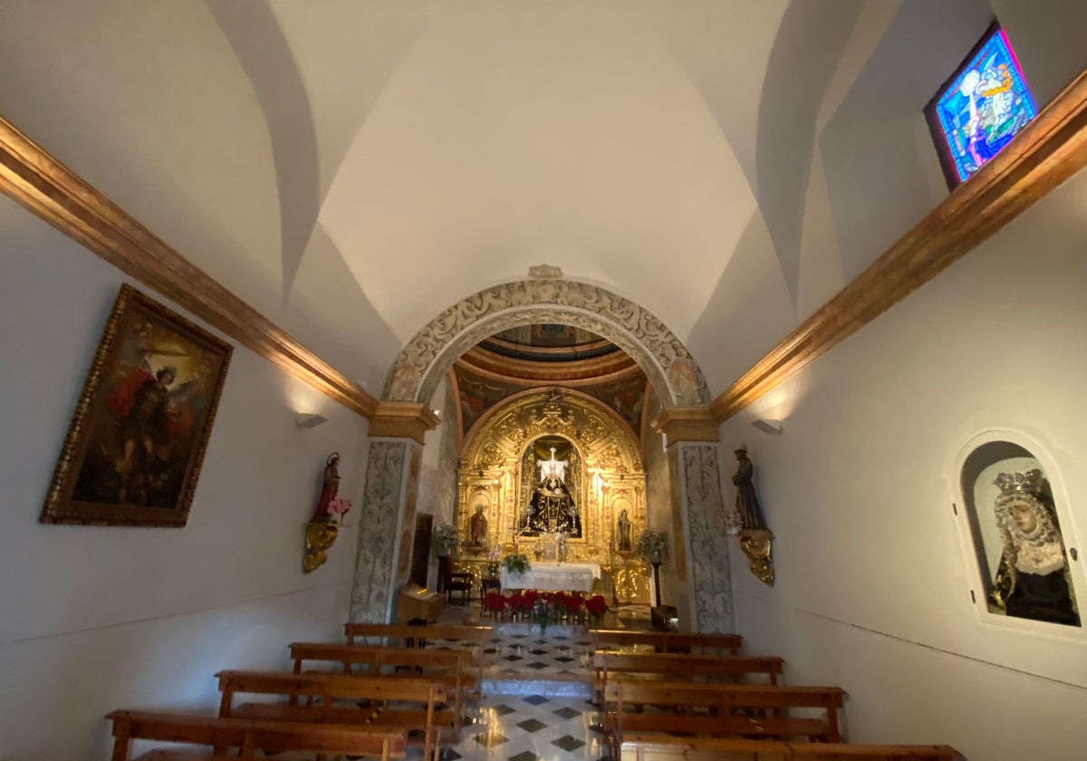 Interior de la ermita de Nuestra Señora de las Angustias, inaugurada en 1720.