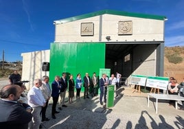 Autoridades, este jueves en la nueva estación de bombeo de aguas regeneradas de Rincón de la Victoria.